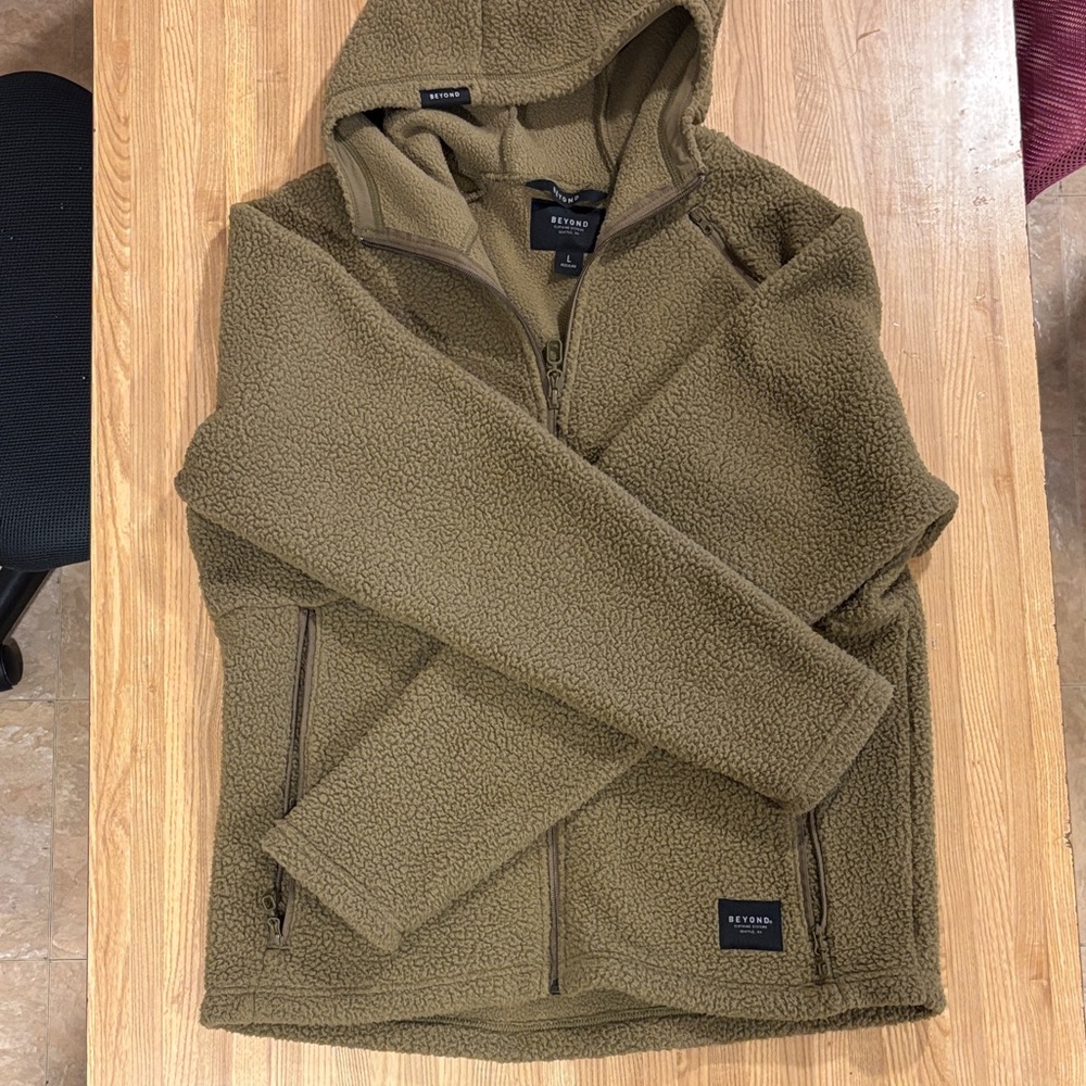 Beyond Threads Men's Olive Sherpa Zip-Up Jacket